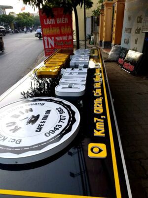 Biển alu chữ nổi 09