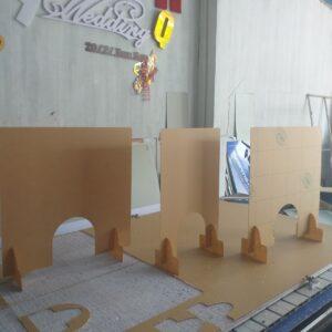 Vách chắn covid mika