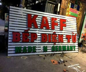 Biển thanh lam tôn chữ nổi