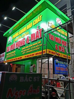 Biển alu chữ nổi