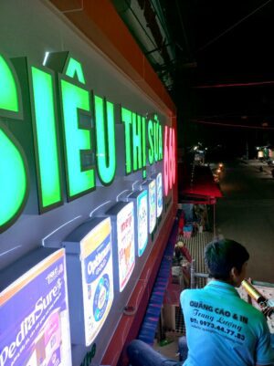 Biển alu chữ nổi