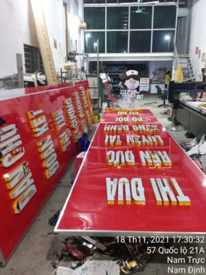 Biển alu chữ nổi