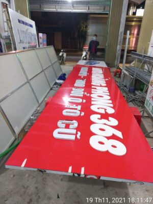 Biển alu chữ nổi