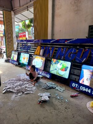 Biển alu mặt mika gắn led siêu sáng